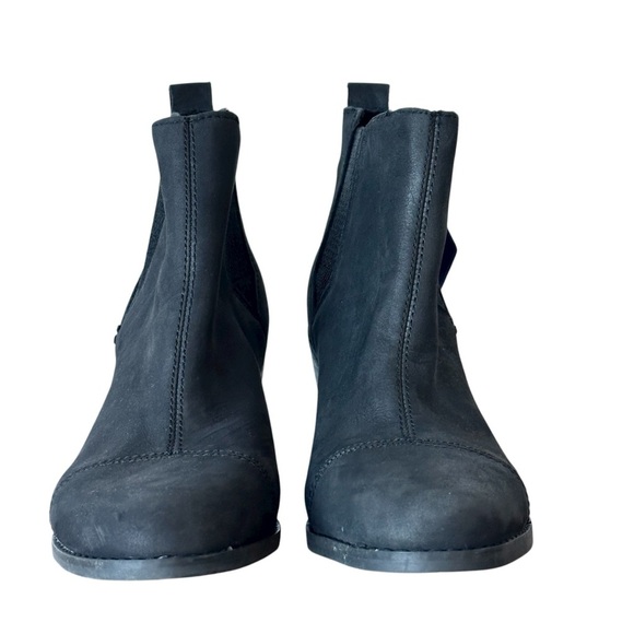 NEW TOMS Everly Chelsea Boot Black Oiled Nubuck Leather Western inspired Size 7 - Picture 3 of 6